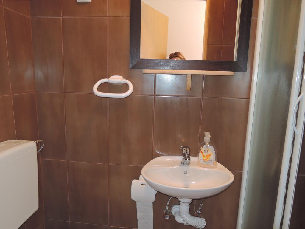 Hostel Kvarner- Private Rooms & Dorms ริเยกา ภายนอก รูปภาพ