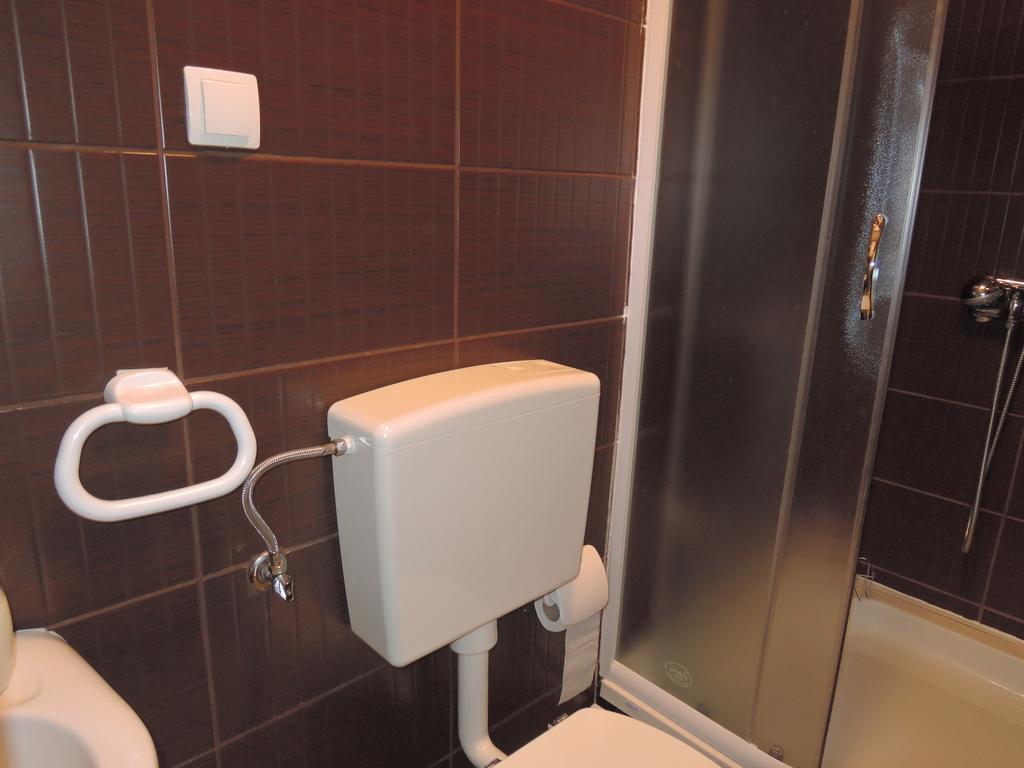 Hostel Kvarner- Private Rooms & Dorms ริเยกา ภายนอก รูปภาพ