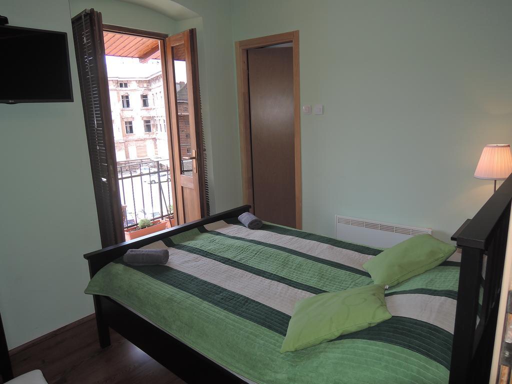 Hostel Kvarner- Private Rooms & Dorms ริเยกา ภายนอก รูปภาพ