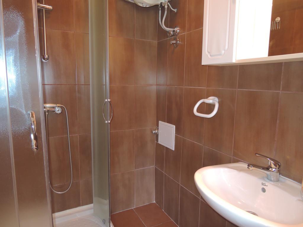 Hostel Kvarner- Private Rooms & Dorms ริเยกา ภายนอก รูปภาพ