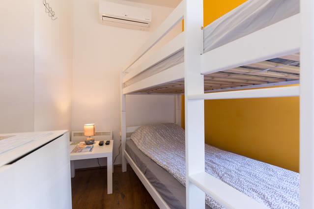 Hostel Kvarner- Private Rooms & Dorms ริเยกา ภายนอก รูปภาพ