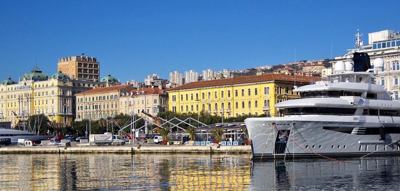 Hostel Kvarner- Private Rooms & Dorms ริเยกา ภายนอก รูปภาพ